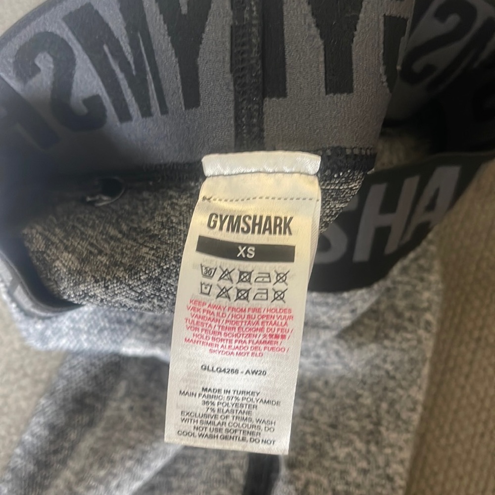 EUC gym shark leggings! Rip tag still attached.